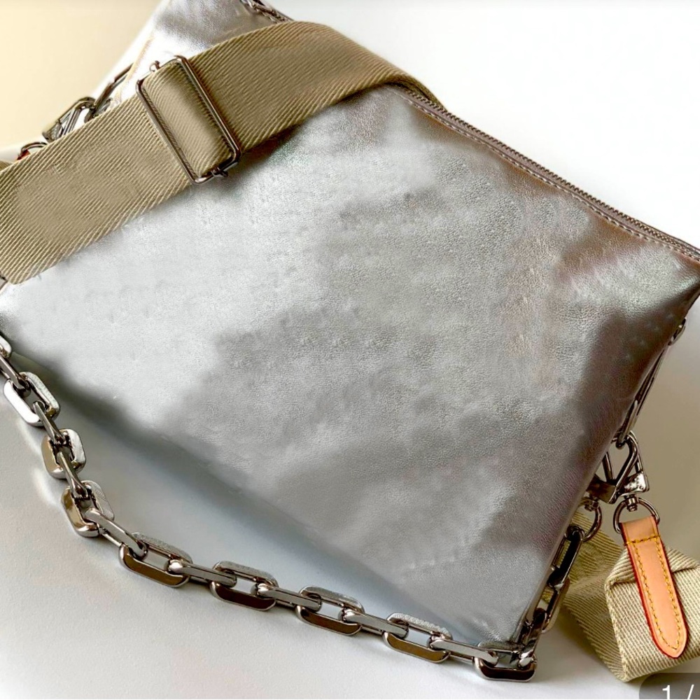 Leather coussin bag